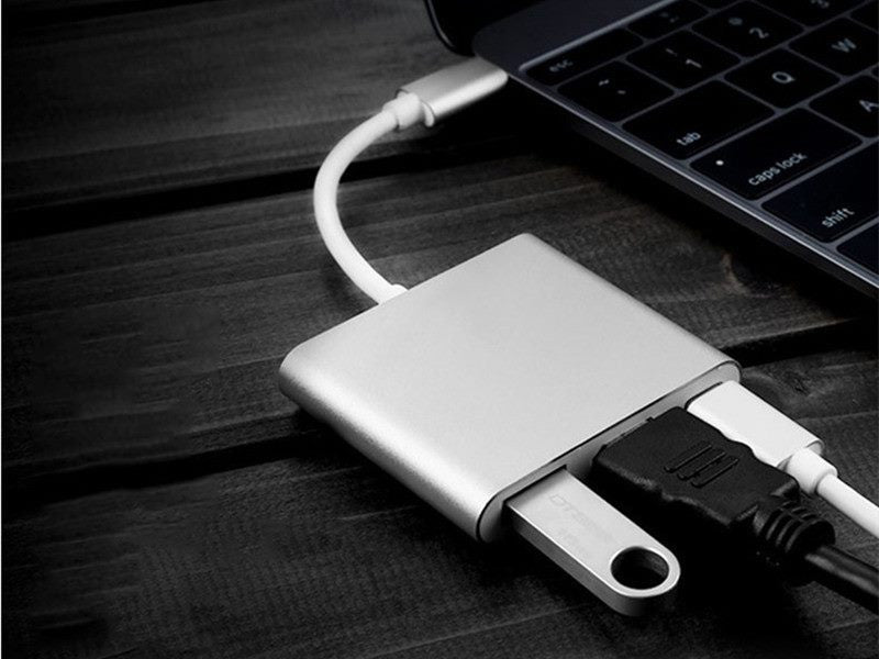 USB-C to HDMI + USB 3.0 + USB-C Multiport Adapter Hub (silver)